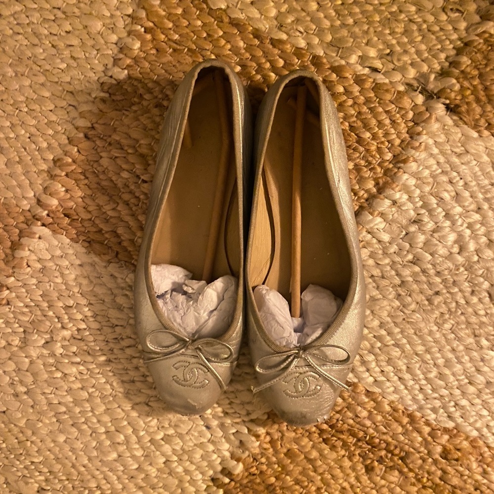 CHANEL Metallic Silver Flats